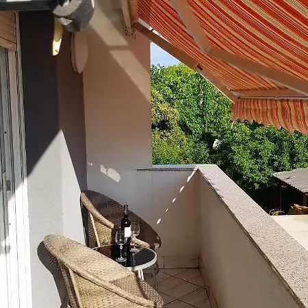 Sia House Pola