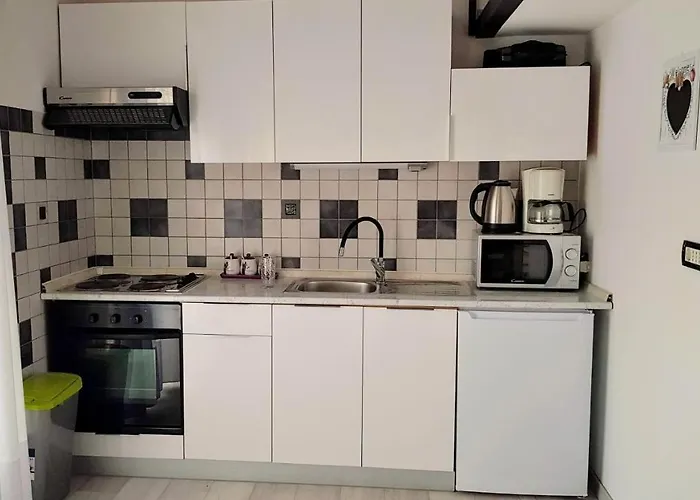 Sia House Πούλα